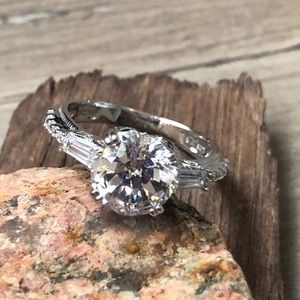 New DIAMONBLISS Cubic Zirconia solitaire ring